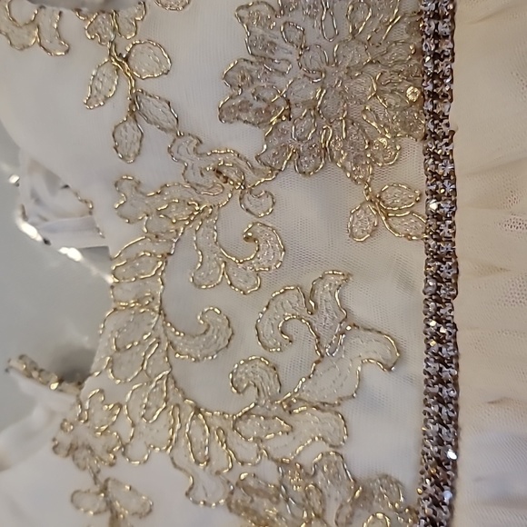 Formal Dress - Picture 2 of 9